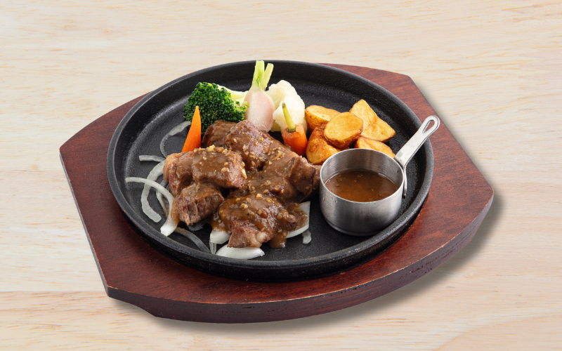 Thưởng thức bò nướng đá sốt tiêu đen