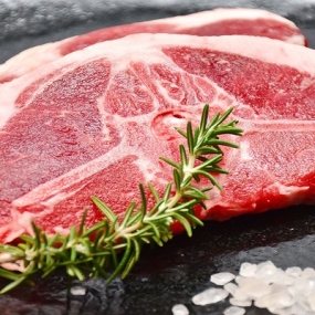 Cửa hàng thịt bò, thịt gà, thịt heo và hải sản đông lạnh nhập khẩu tại xã Xuân Mai, Hà Nội