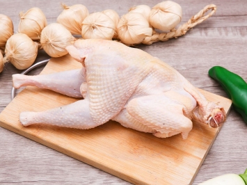 Xu Hướng Tiêu Dùng Mới: Tại Sao Thịt Gà Đông Lạnh Ngày Càng Được Ưa Chuộng Tại Bình Thạnh